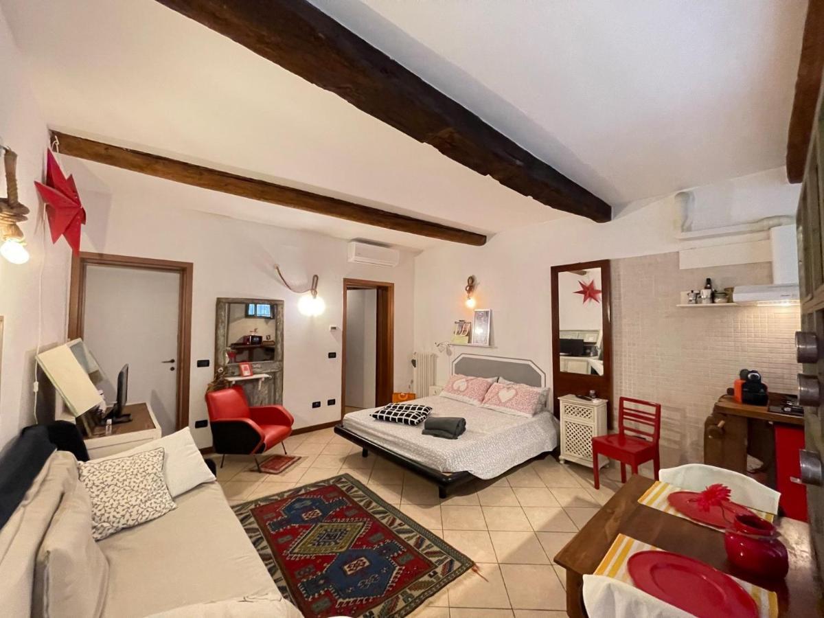 フェラーラLa Casa Degli Ziiアパートメント エクステリア 写真
