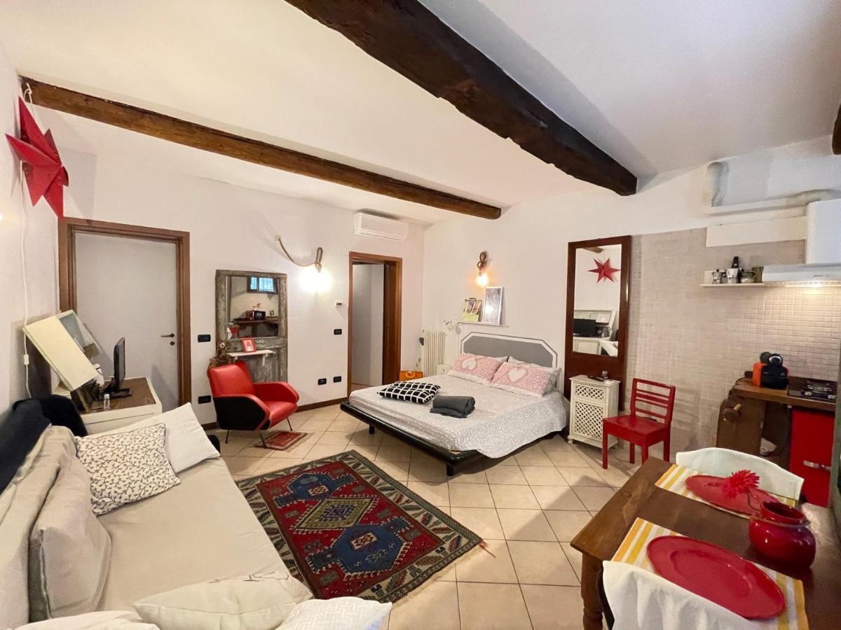 フェラーラLa Casa Degli Ziiアパートメント エクステリア 写真