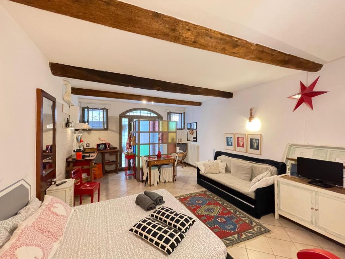 フェラーラLa Casa Degli Ziiアパートメント エクステリア 写真