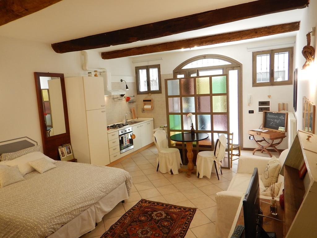 フェラーラLa Casa Degli Ziiアパートメント エクステリア 写真