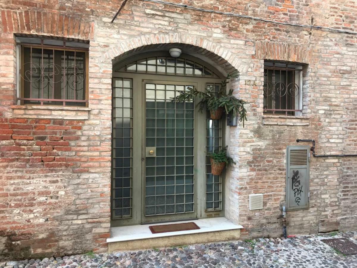 フェラーラLa Casa Degli Ziiアパートメント エクステリア 写真